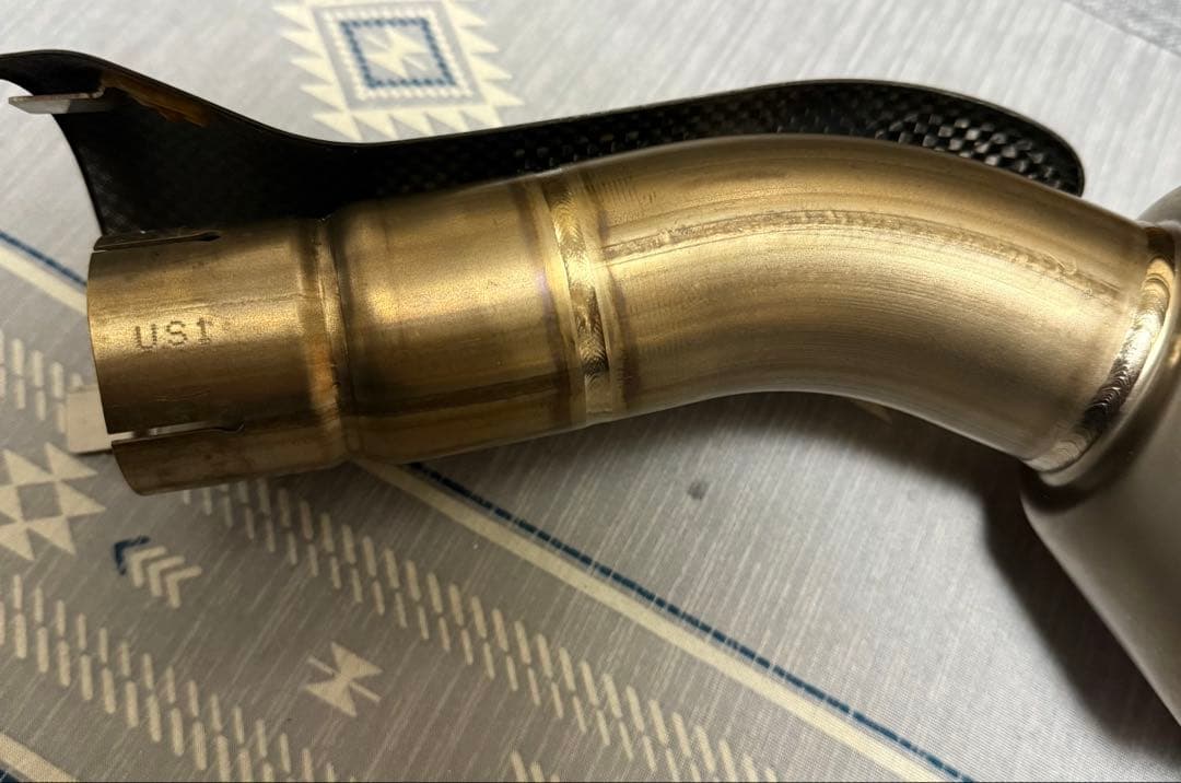 YZF-R1 09-14 アクラポビッチ/カーボン スリップオンマフラー/ヤマハ