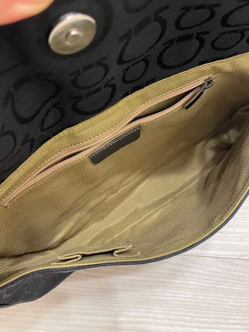 Salvatore Ferragamo ブラックショルダーバッグ　Y2K