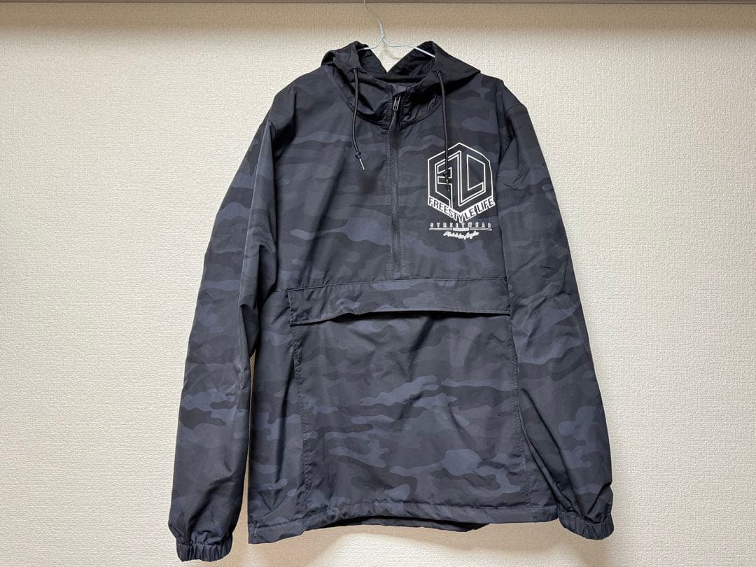 フリースタイルライフ ウィンドブレーカー