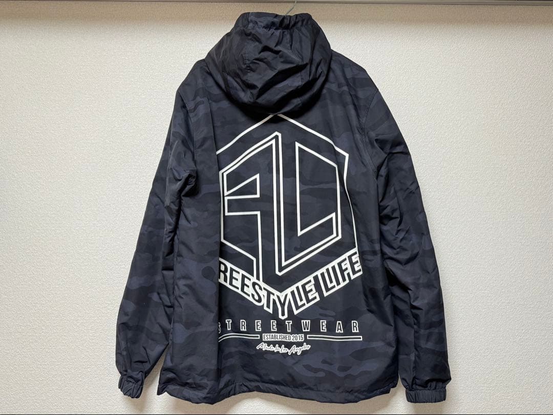 フリースタイルライフ ウィンドブレーカー