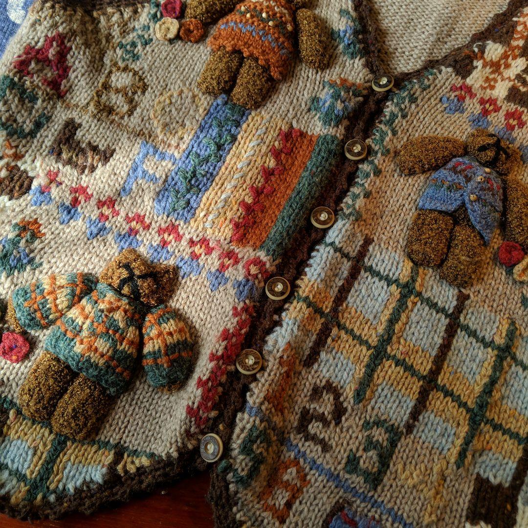 ねねnovaraテディベアニットべスト＆ブルーベリーファーム赤カーディガン