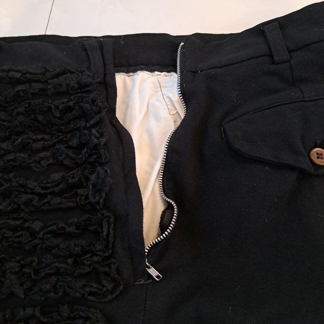 ２０１０コム・デ・ギャルソン　フリル加工 黒 ショートパンツ　Sサイズ