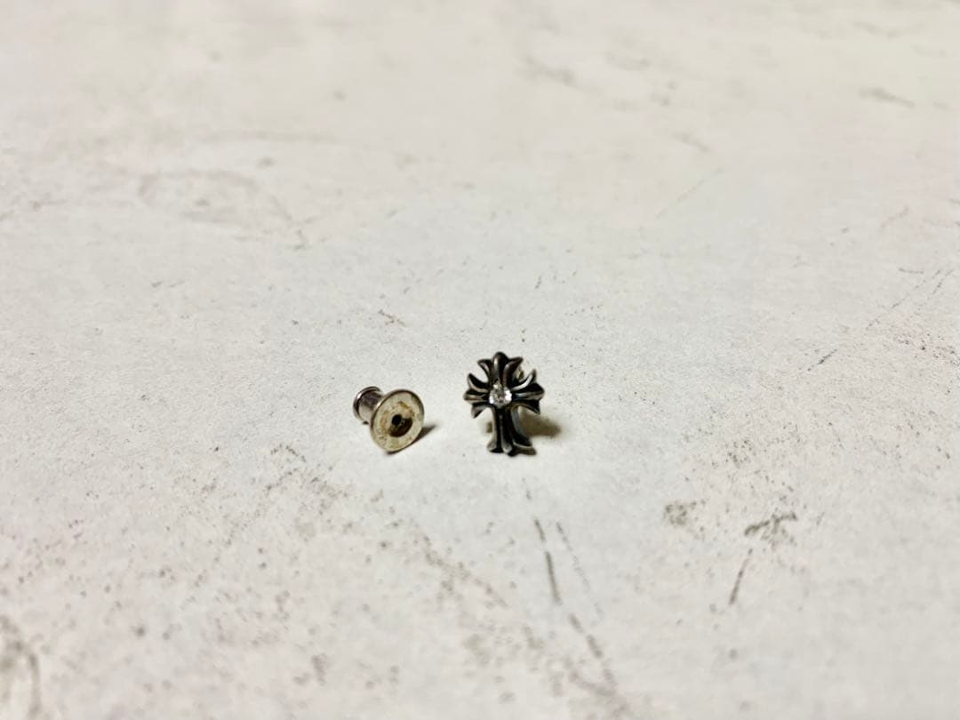 最終値下げクロムハーツ ピアス　CHクロススタッド1Pダイヤ