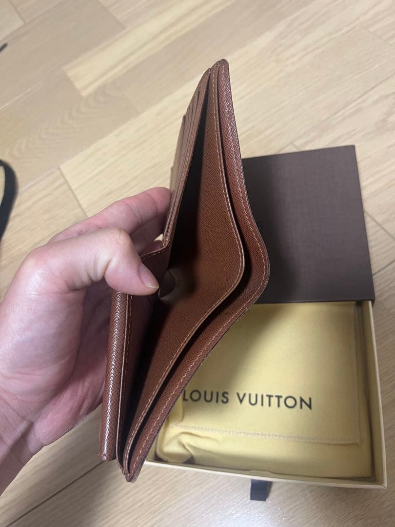 ルイヴィトン ポルトフォイユマルコ M61675 二つ折り財布