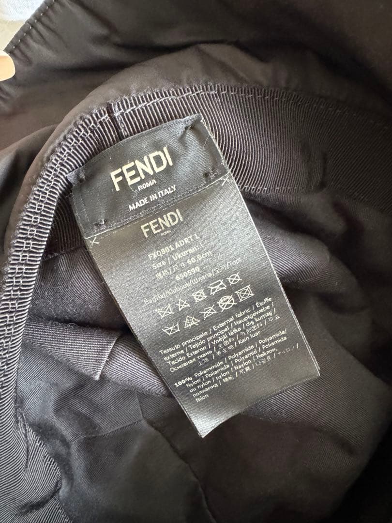 FENDIナイロンハットユニセックス