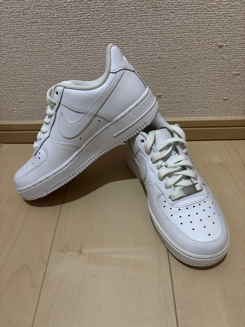 NIKE AIR FORCE 1 ナイキ　エアフォース　スニーカー