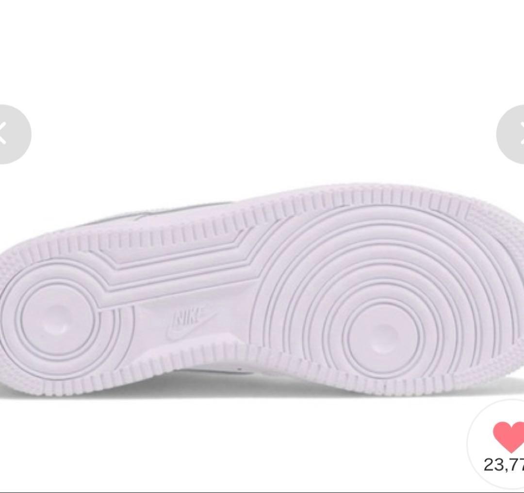 NIKE AIR FORCE 1 ナイキ　エアフォース　スニーカー