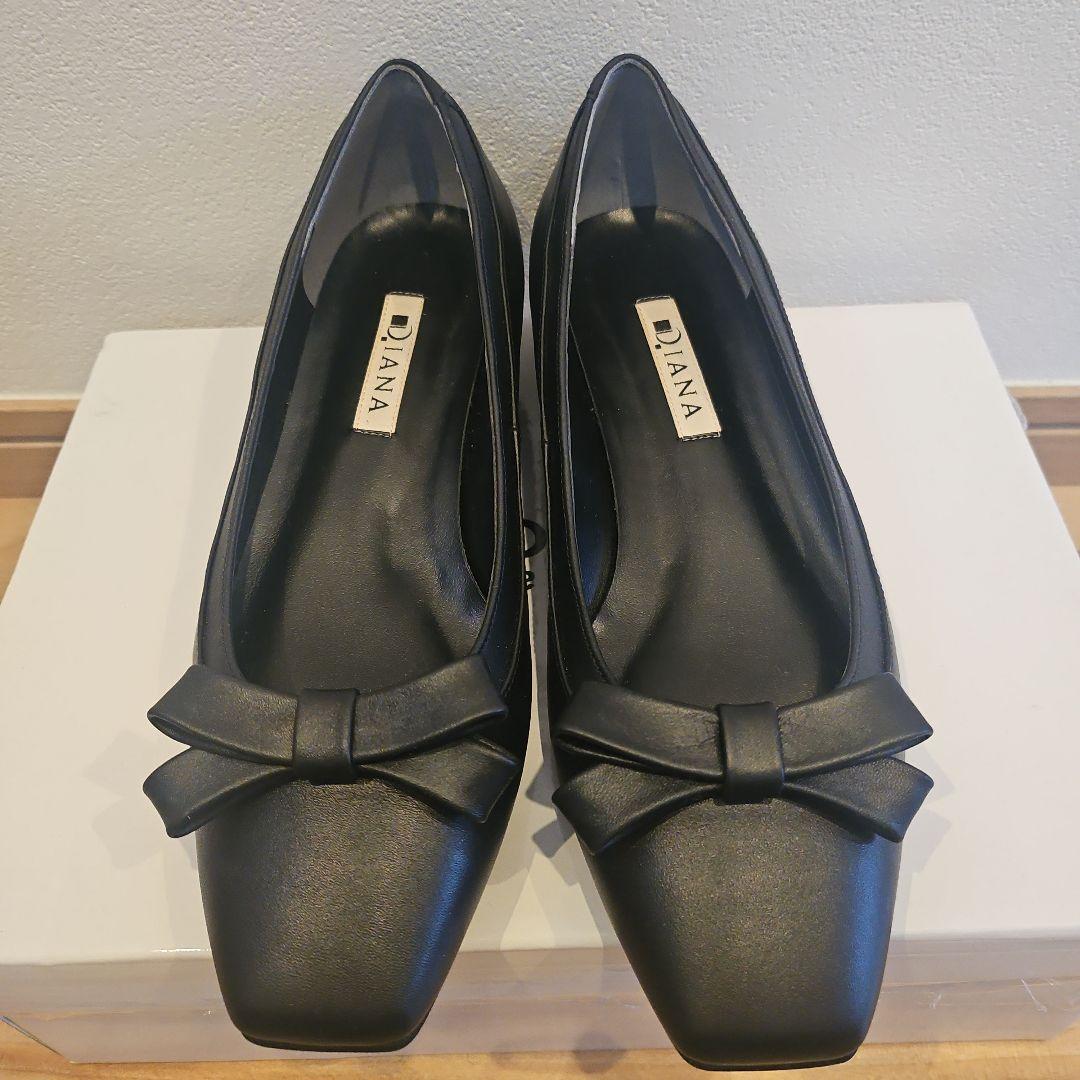 DIANA ブラック リボン付き フラットパンプス