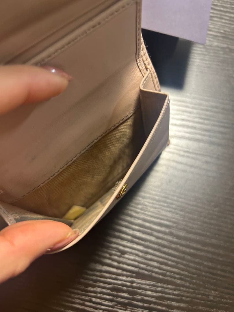 【美品】PRADA 二つ折り財布 ロゴ金具 サフィアーノレザー ピンク