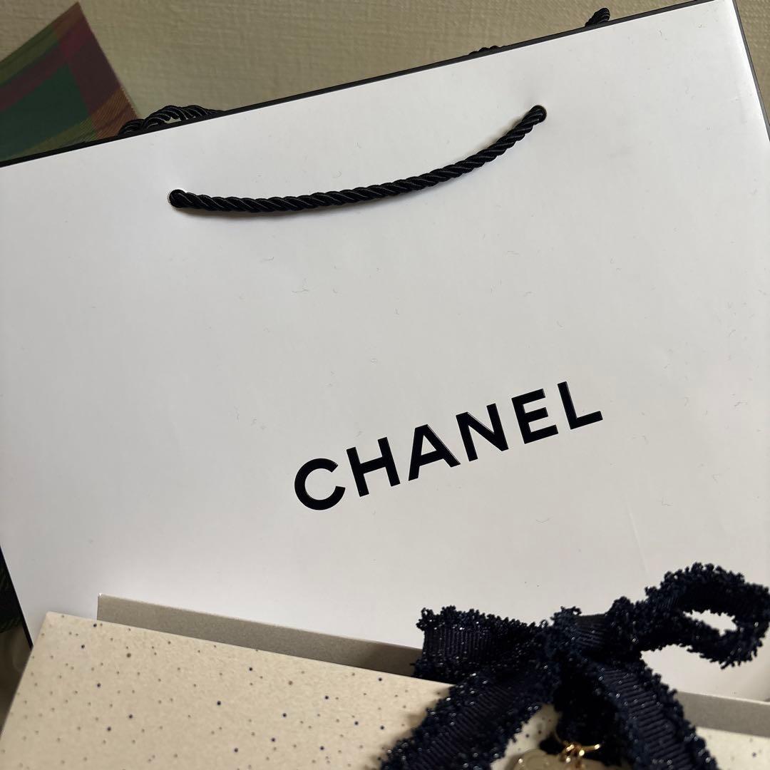CHANEL 2025ホリデー　リップ＆ネイルケアセット