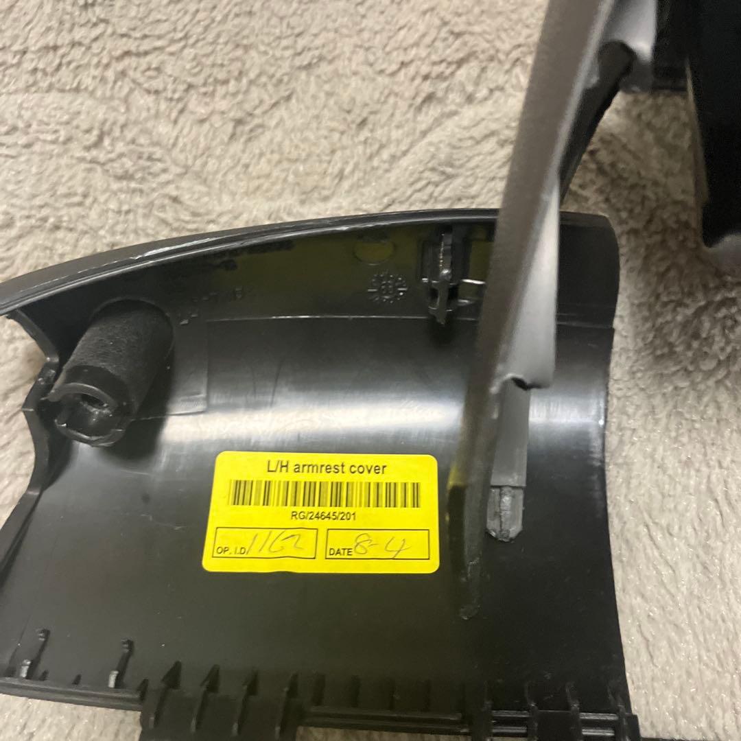 MINI R56 純正アームレスト