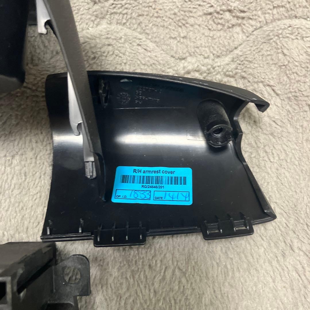 MINI R56 純正アームレスト