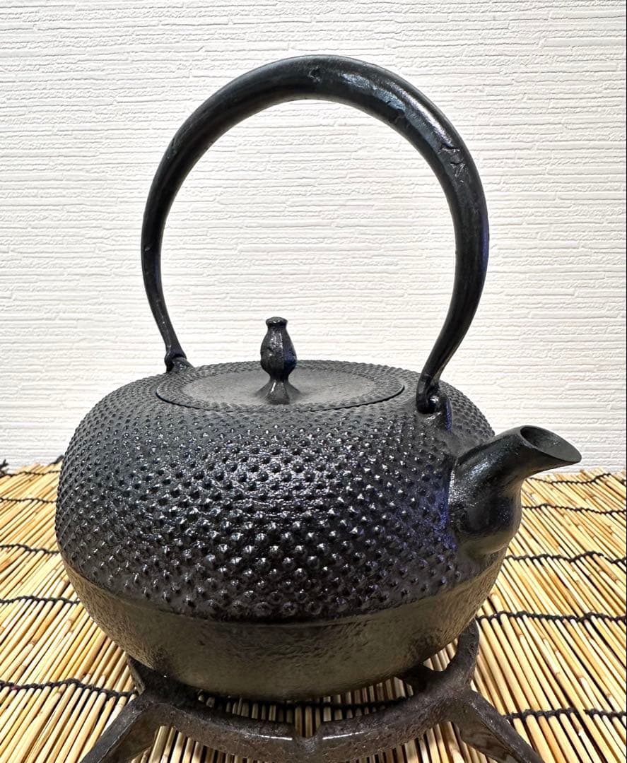 美品　南部伝統工芸士 及川寛治作真作保証１５型姥口アラレ　伊藤 みよこ様売約済み