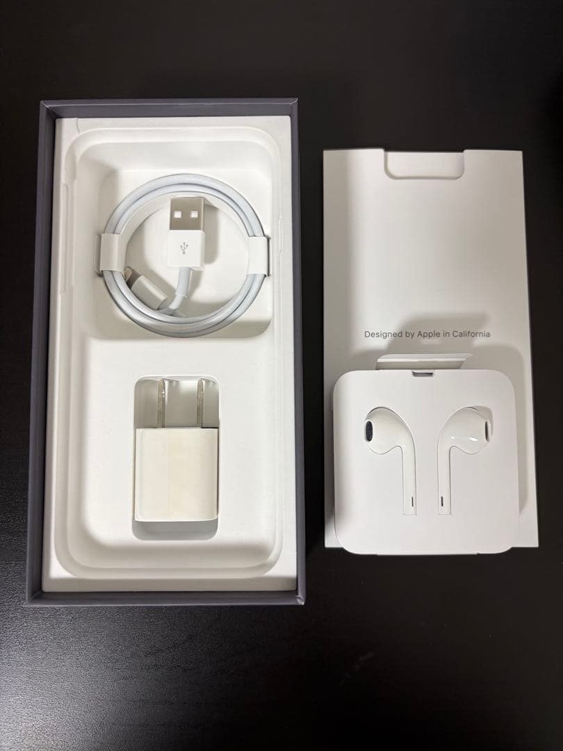 Apple iPhone 8 スペースグレー 64GB 本体 箱付き 付属品付き