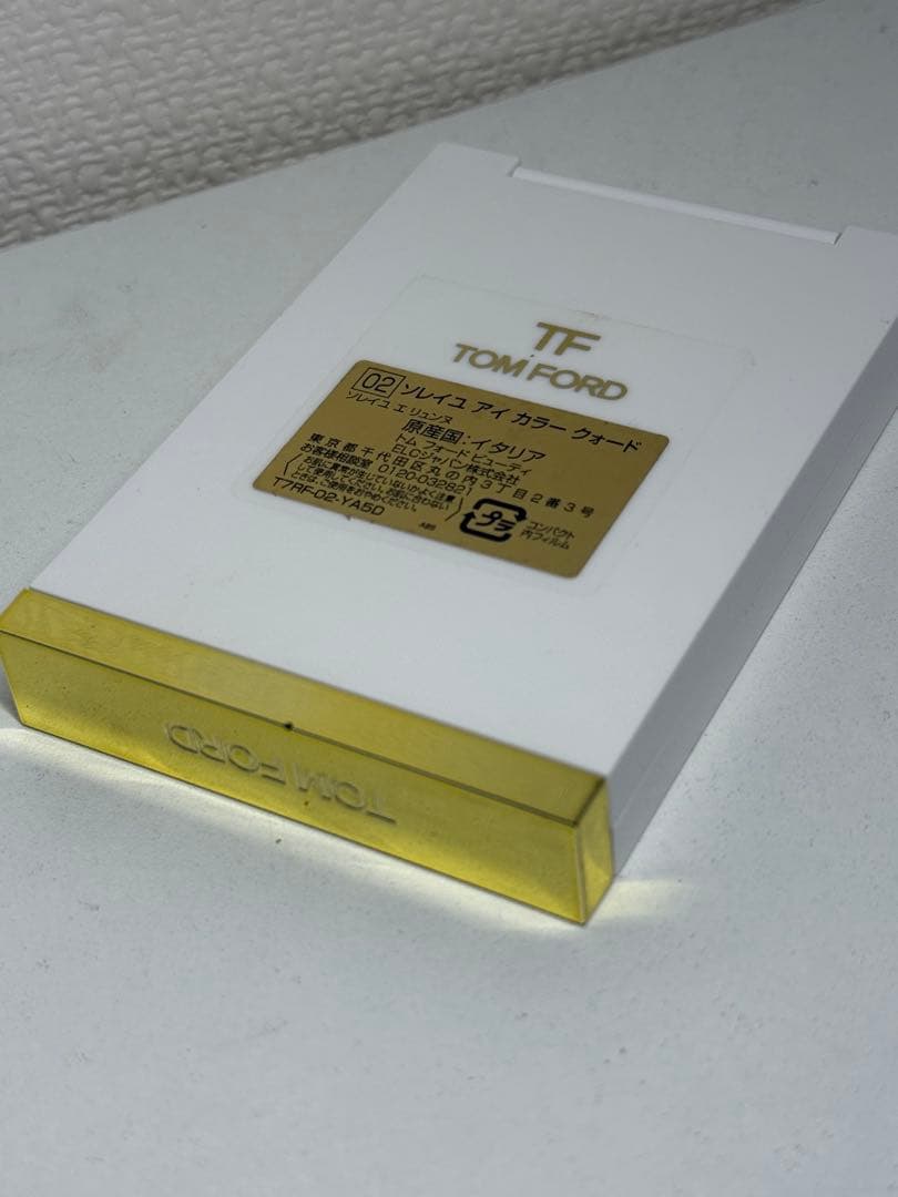 TOM FORD アイシャドウパレット 02 ソレイユ　エ　リユンヌ