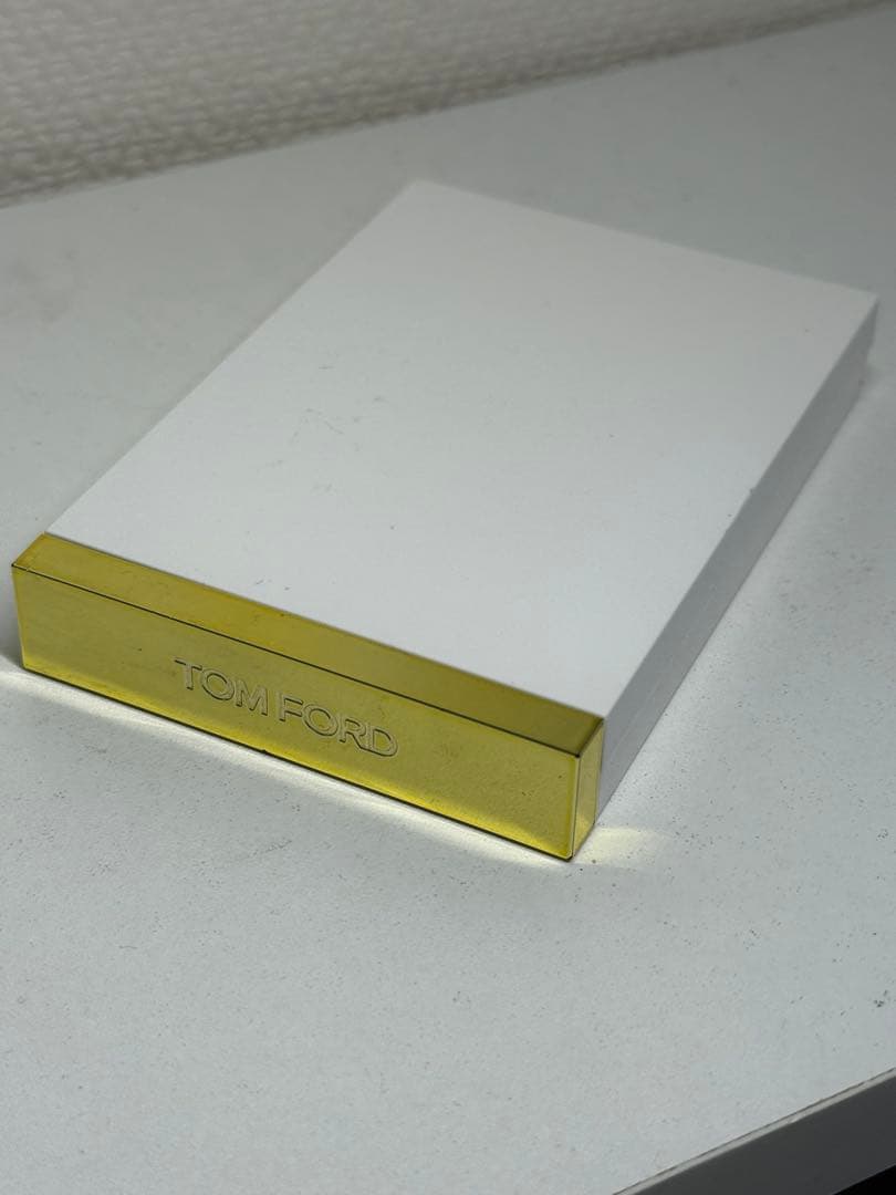 TOM FORD アイシャドウパレット 02 ソレイユ　エ　リユンヌ