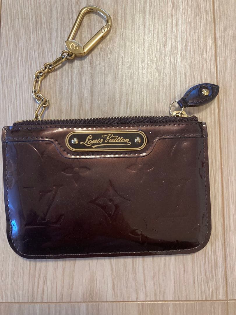 Louis Vuitton モノグラムヴェルニ ケース キーチェーン付き
