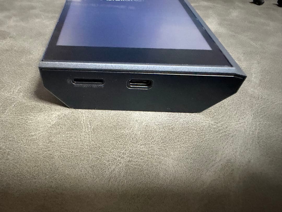 Astell&Kern KANN ULTRA ＋純正ケース（青）付き