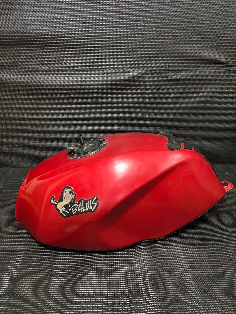 kawasaki バリオス1型 2型 燃料タンク エンブレム/キャップ付き！