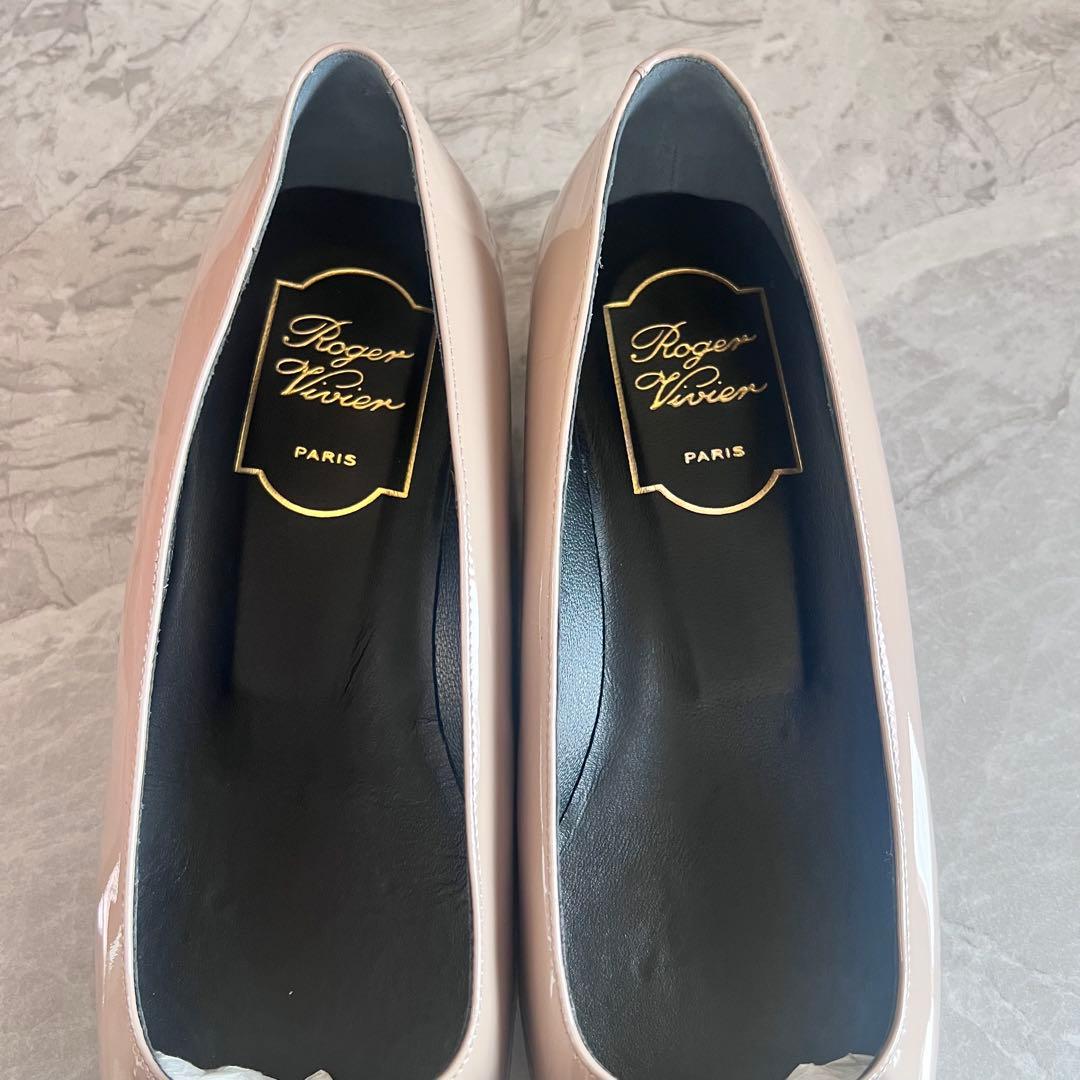ロジェ ヴィヴィエ パテントレザー フラットパンプス 35.5 ベージュ