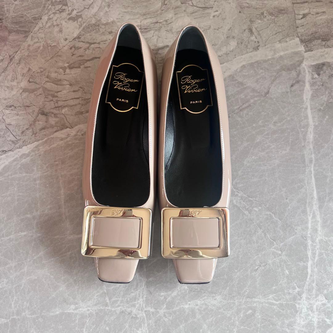 ロジェ ヴィヴィエ パテントレザー フラットパンプス 35.5 ベージュ