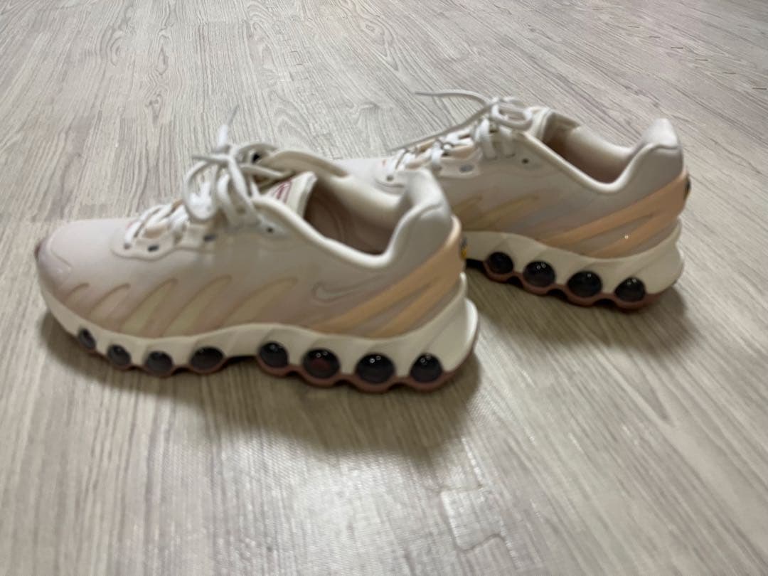 Nike AIRMAXDN8 新品タグ付き