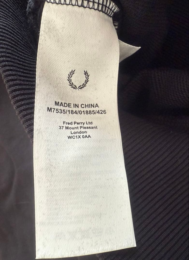 FRED PERRY フレッドペリー　スウェット　トレーナー　ブラック