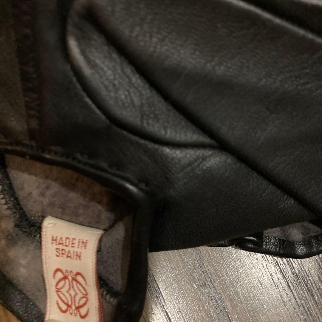 レザー手袋 フリル付き 黒