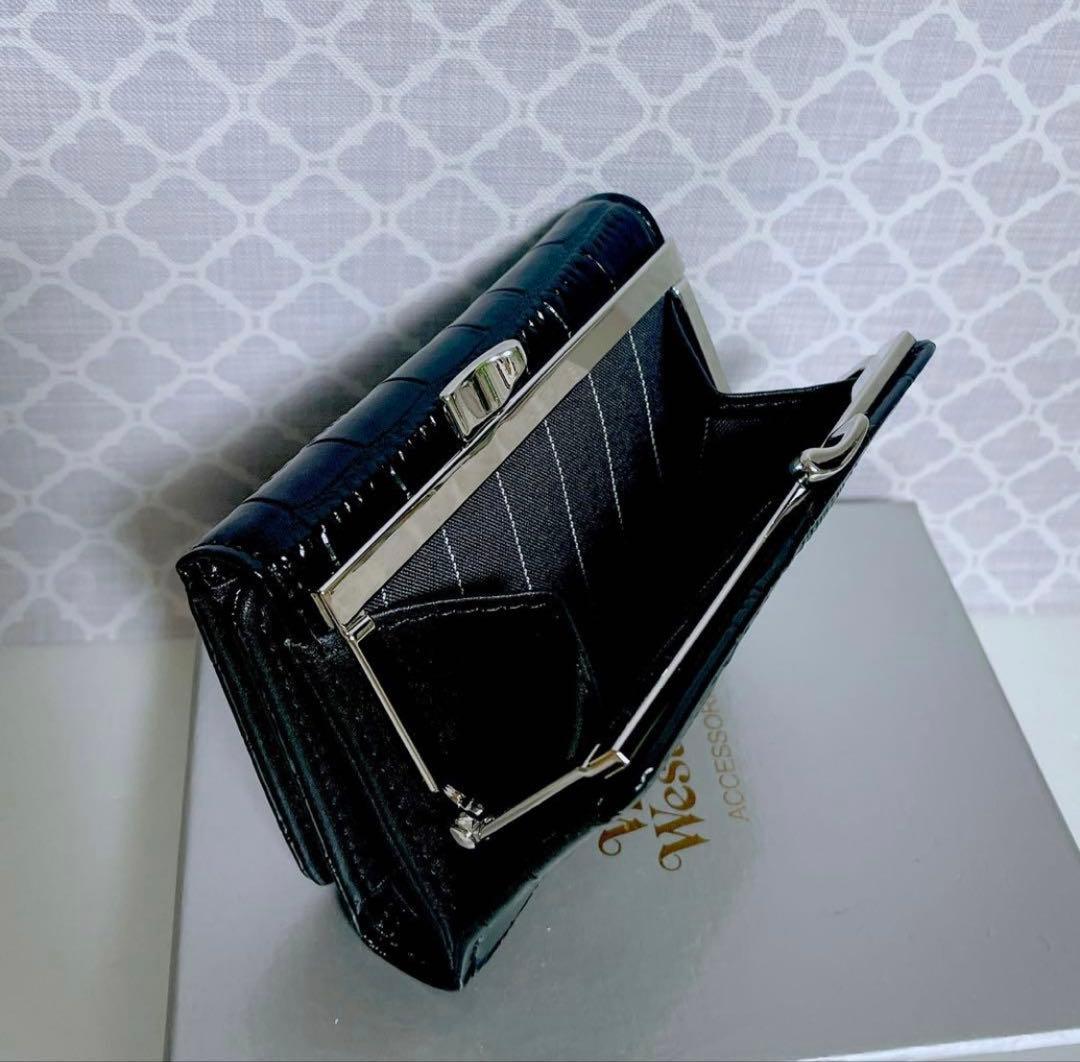 【新作☆内側に素敵な柄】新品 ヴィヴィアン・ウエストウッド 三折財布 黒