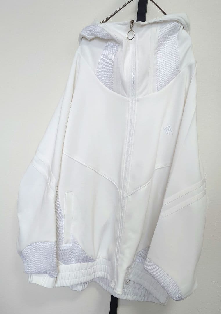 未使用　レフレム　メッシュ切替ハイネックジャージパーカー