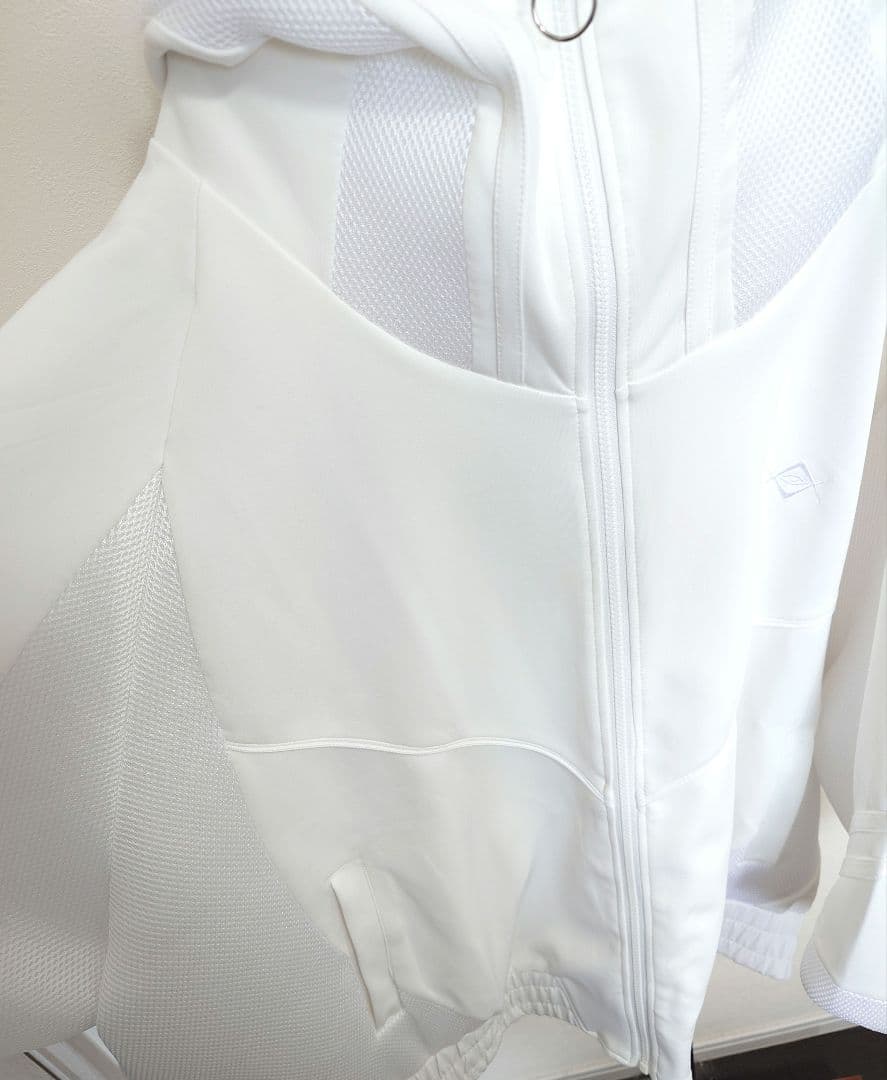 未使用　レフレム　メッシュ切替ハイネックジャージパーカー