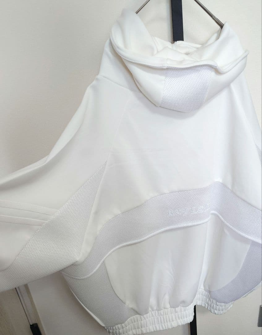 未使用　レフレム　メッシュ切替ハイネックジャージパーカー