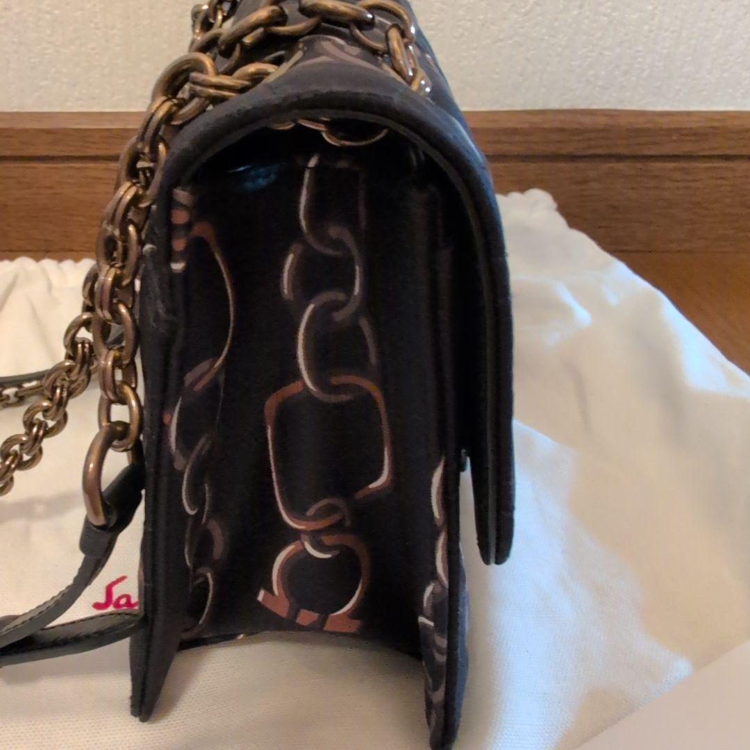 Whiteboo様　黒　ショルダー　フェラガモ　斜めがけ可　ガンチーニ　チェーン