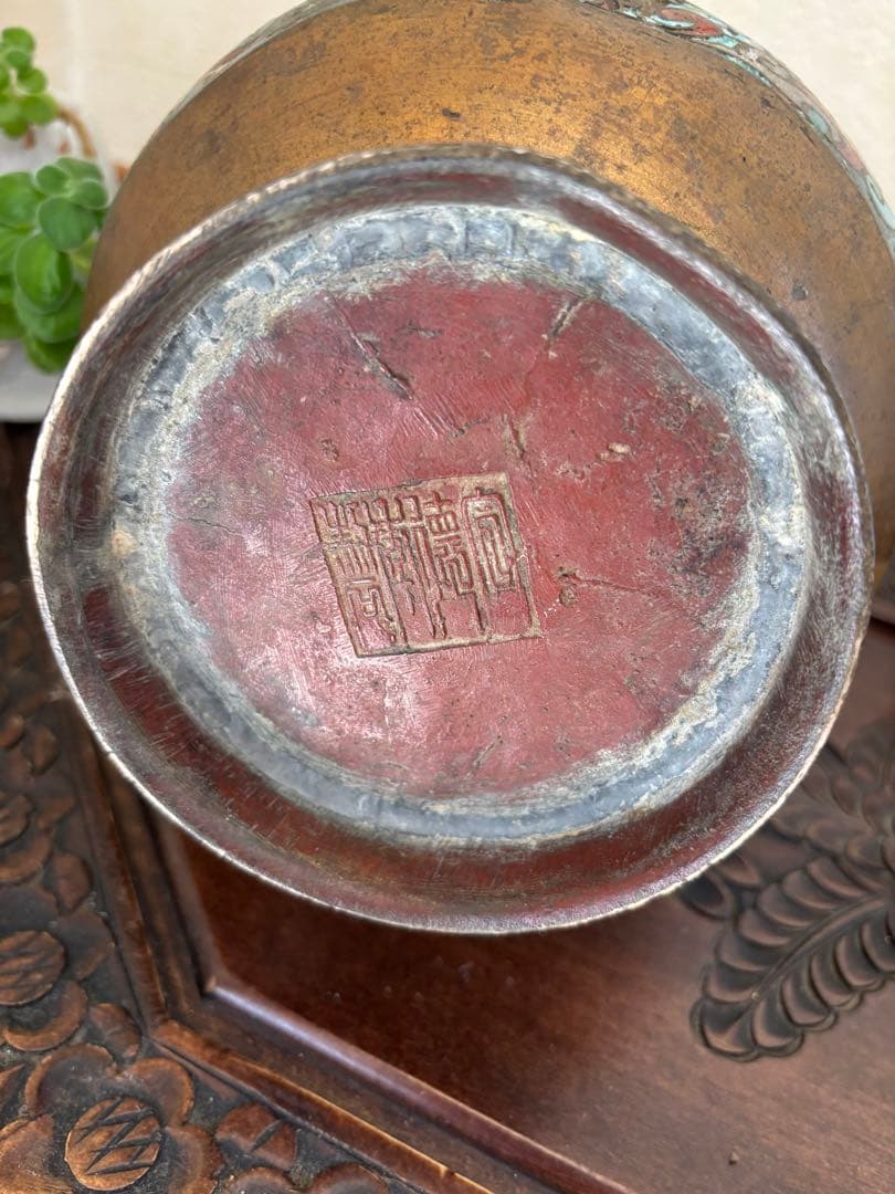 中国風金属製花瓶　歴史的な壺