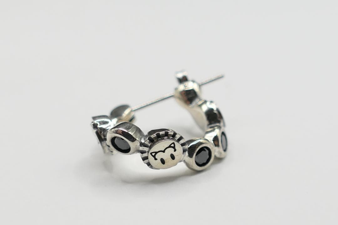 新品　ライオンハート　レオ　LEO　フープ　ウェーブ　ピアス　ジルコニア