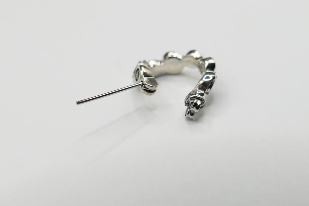 新品　ライオンハート　レオ　LEO　フープ　ウェーブ　ピアス　ジルコニア