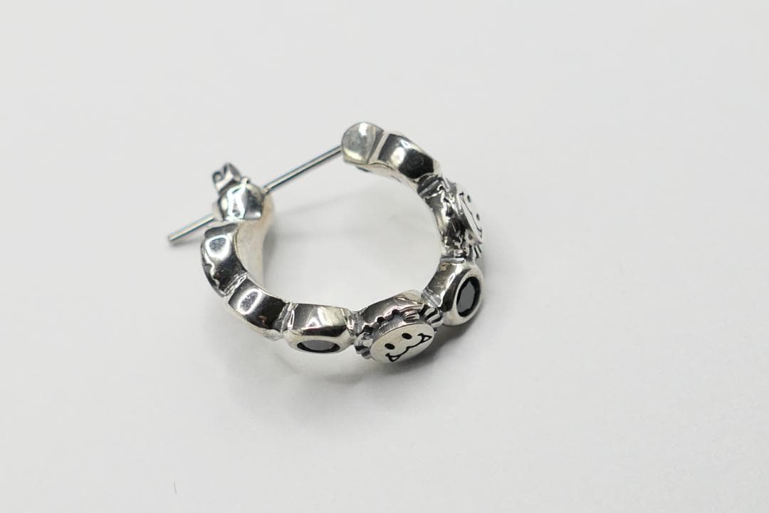 新品　ライオンハート　レオ　LEO　フープ　ウェーブ　ピアス　ジルコニア