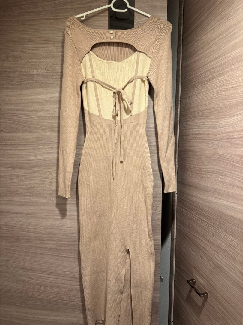 lip serviceデコルテオープンバイカラーリボンニットワンピース