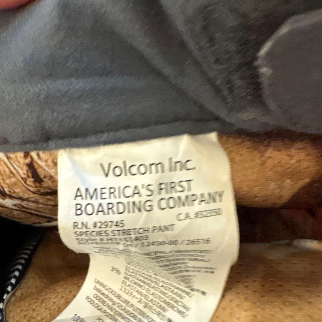 VOLCOM スノーボードウェア　上下セット