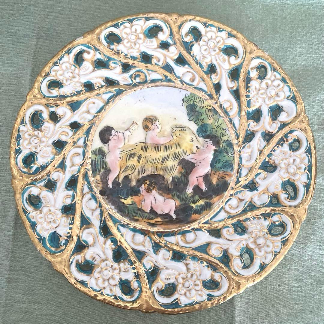 CAPODIMONTE イタリア製 陶器 飾り皿 天使　エンボス装飾アンティーク