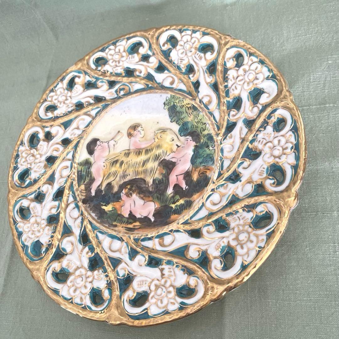 CAPODIMONTE イタリア製 陶器 飾り皿 天使　エンボス装飾アンティーク