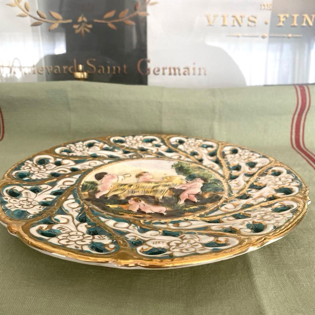 CAPODIMONTE イタリア製 陶器 飾り皿 天使　エンボス装飾アンティーク