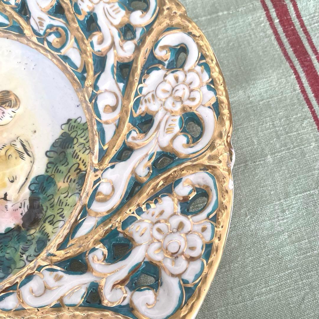 CAPODIMONTE イタリア製 陶器 飾り皿 天使　エンボス装飾アンティーク