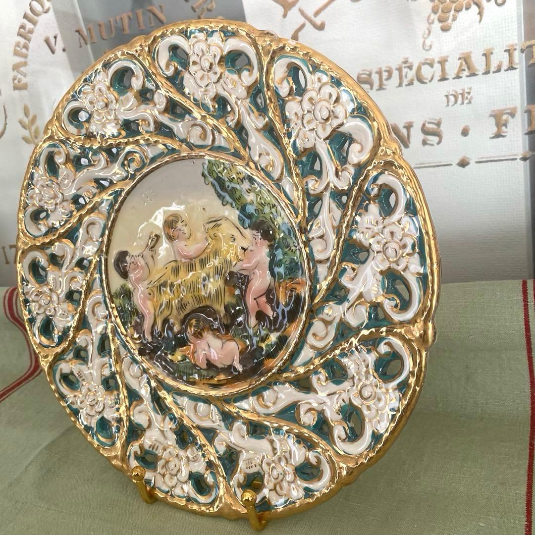CAPODIMONTE イタリア製 陶器 飾り皿 天使　エンボス装飾アンティーク