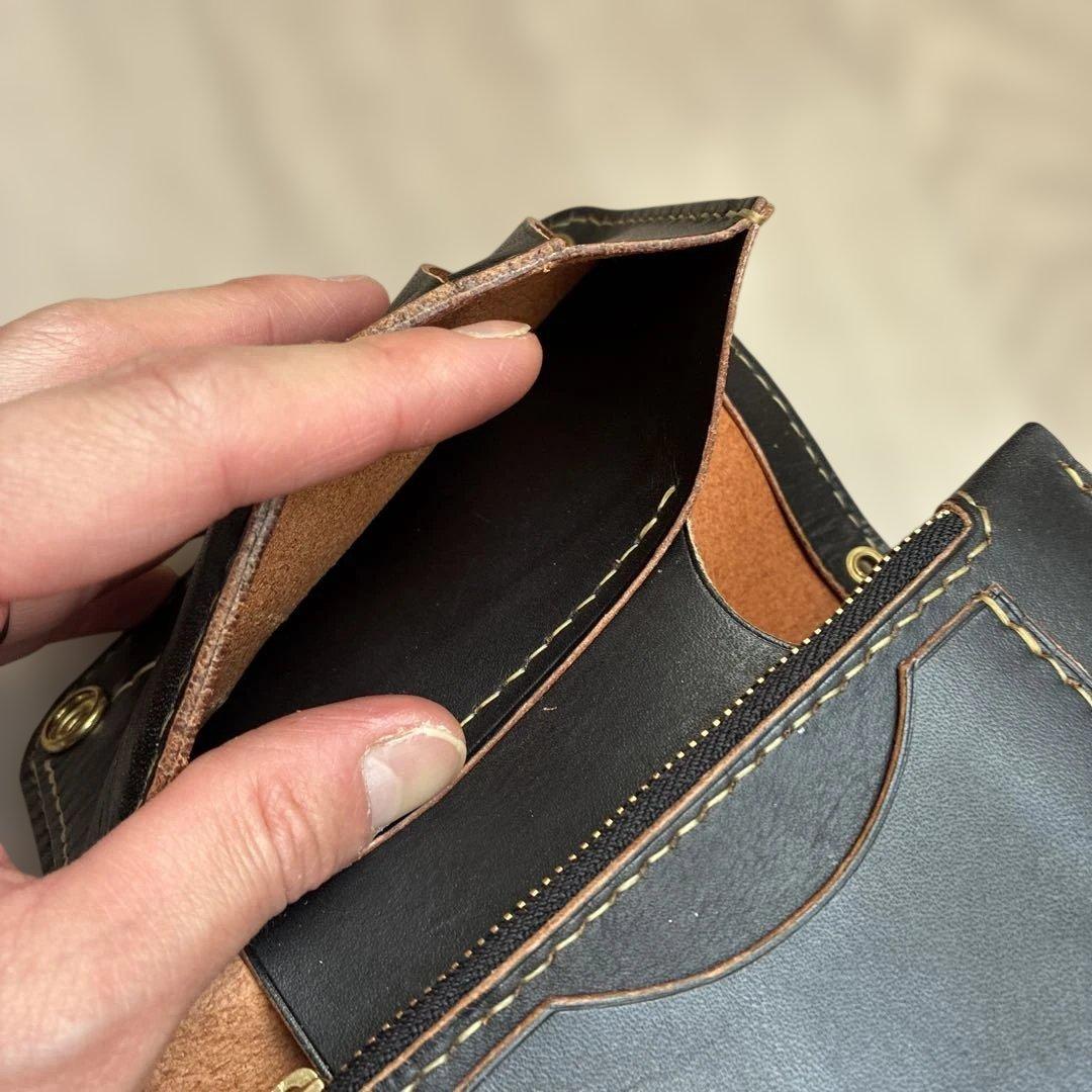 【茶芯ブラック】ミドルトラッカーウォレット　真鍮　お札を折らずに収納　タイプB