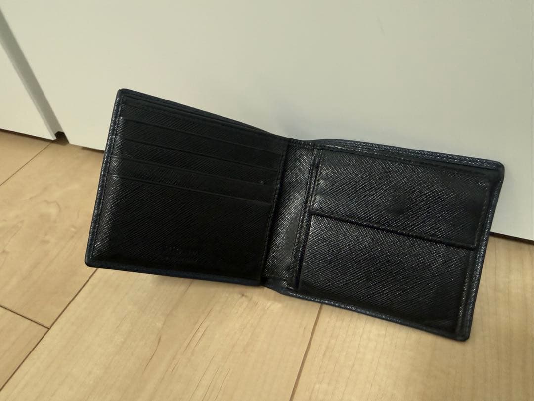 PRADA ネイビー 二つ折り財布