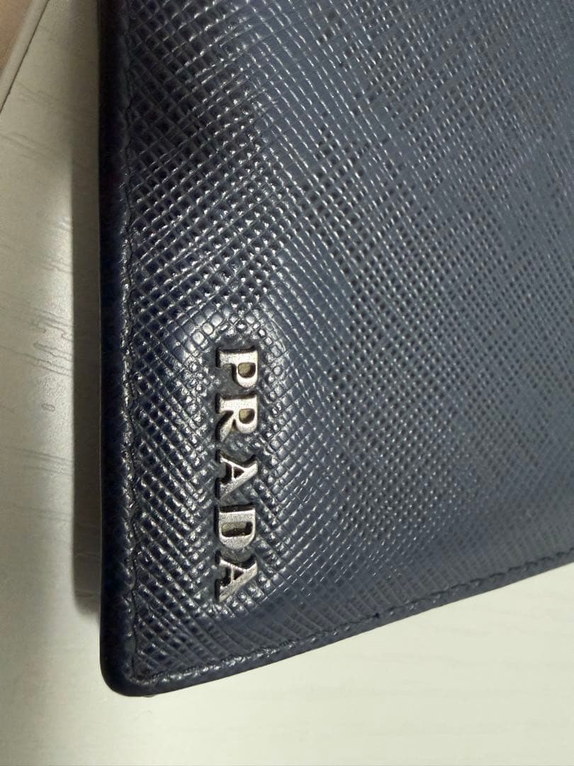 PRADA ネイビー 二つ折り財布