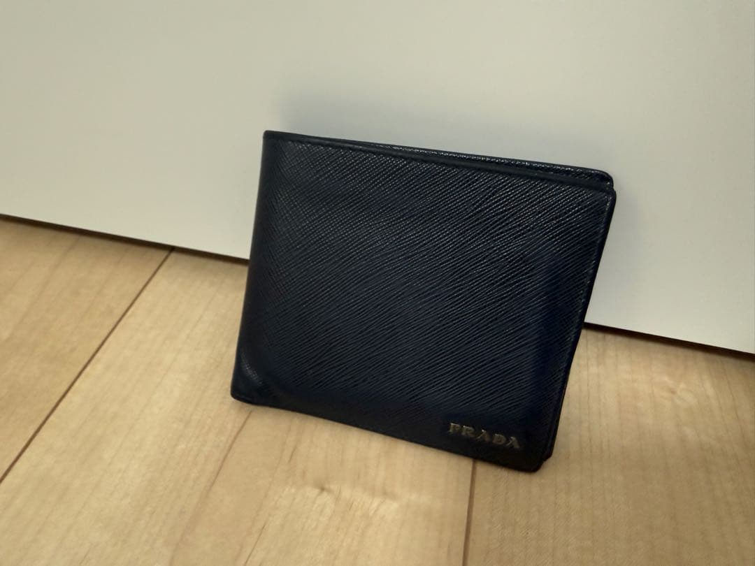 PRADA ネイビー 二つ折り財布