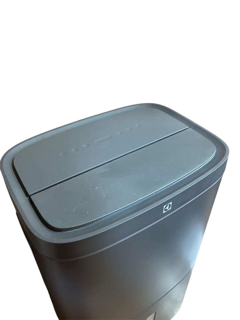 エレクトロラックス 2022年製　空気清浄機付き除湿機 EDH12TRBD3