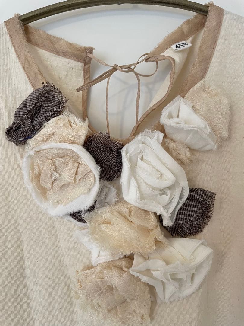 美品　45R コサージュ　長袖Tシャツ　ベージュ　シルク混　チュニック